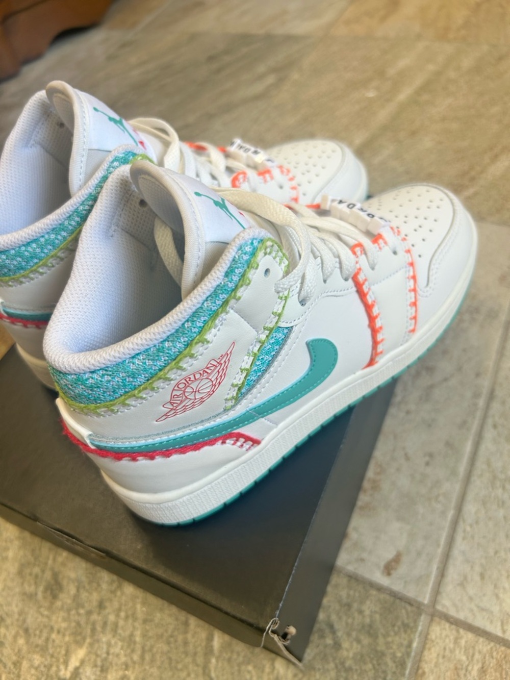 Nike Air Jordan 1 Mid SE GS Multi Knit White Teal Rush Pink Orange Youth 4Y - Picture 6 of 10